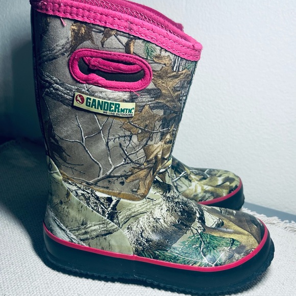 Gander Mountain Other - Gander Mountain Kids Camo and Pink Boots
